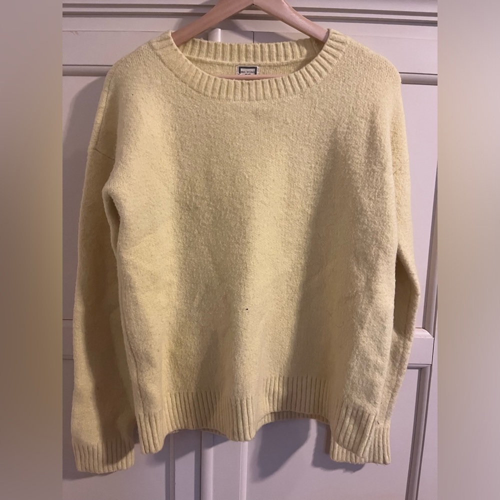 Movint New York cozy yellow sweater!